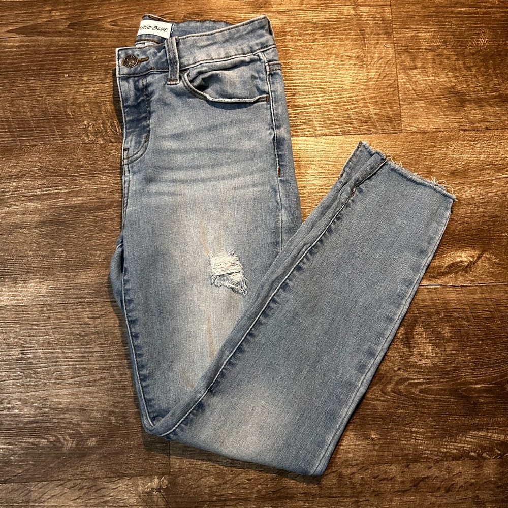 Studio Blue Women's Light Blue Distressed Jeans